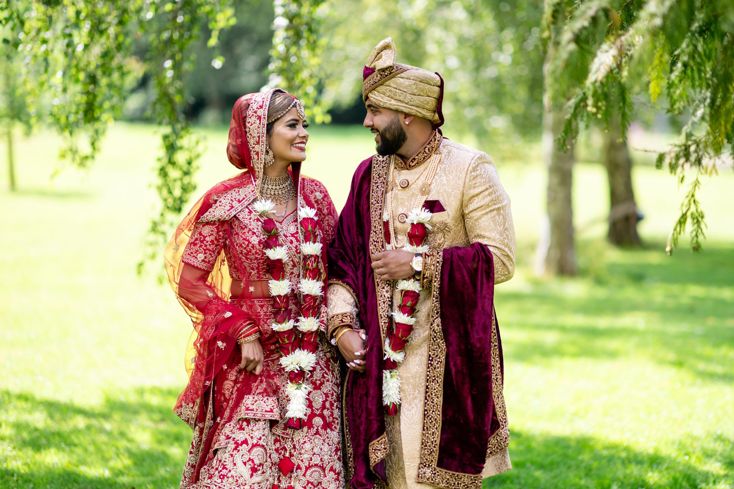 Outdoor wedding portraits at Lakeside Suite